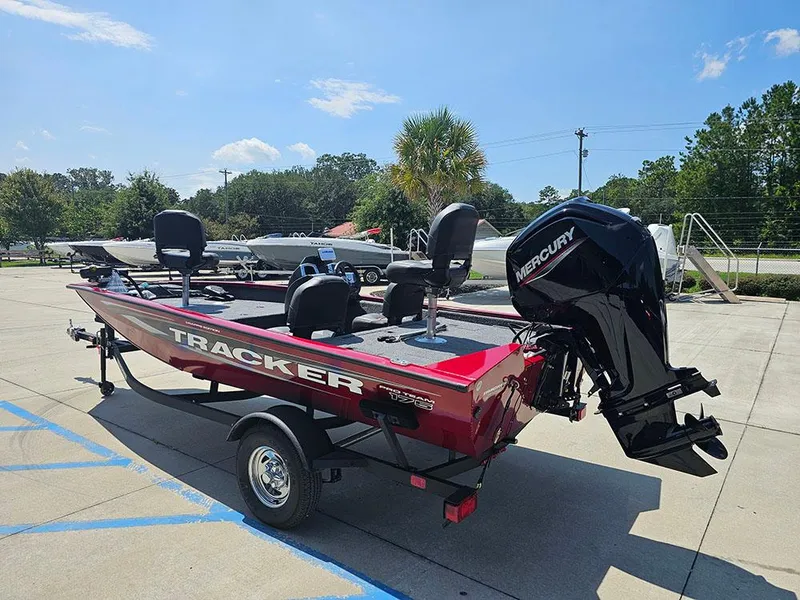 Slide: The Image of 2025 Tracker Boats Pro Team 175 TF Crappie Edition - 7