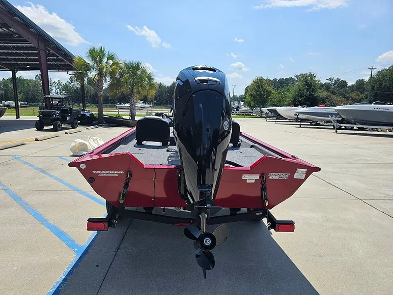 Slide: The Image of 2025 Tracker Boats Pro Team 175 TF Crappie Edition - 8