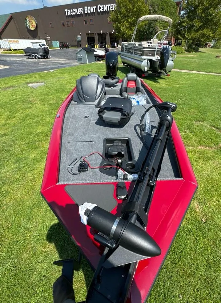 Slide: The Image of 2025 Tracker Pro Team 175 boat displayed at Tracker Boat Center. - 8