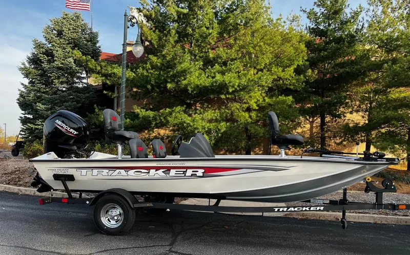 Slide: The Image of Tracker Pro Team 175 Crappie Edition 2025 - 75