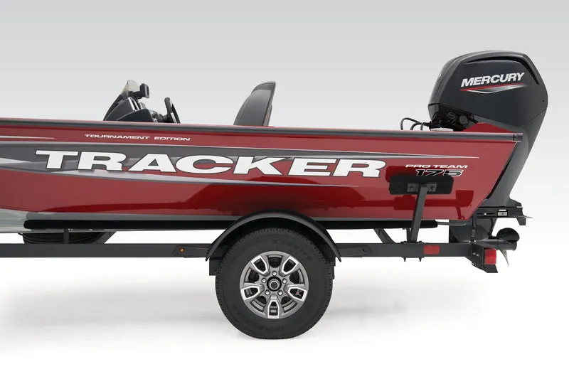 Slide: The Image of Tracker Pro Team 175 2025 - 55