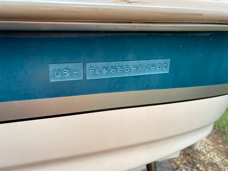 Slide: The Image of Bayliner 2352 Capri DX/LX 2000 - 50