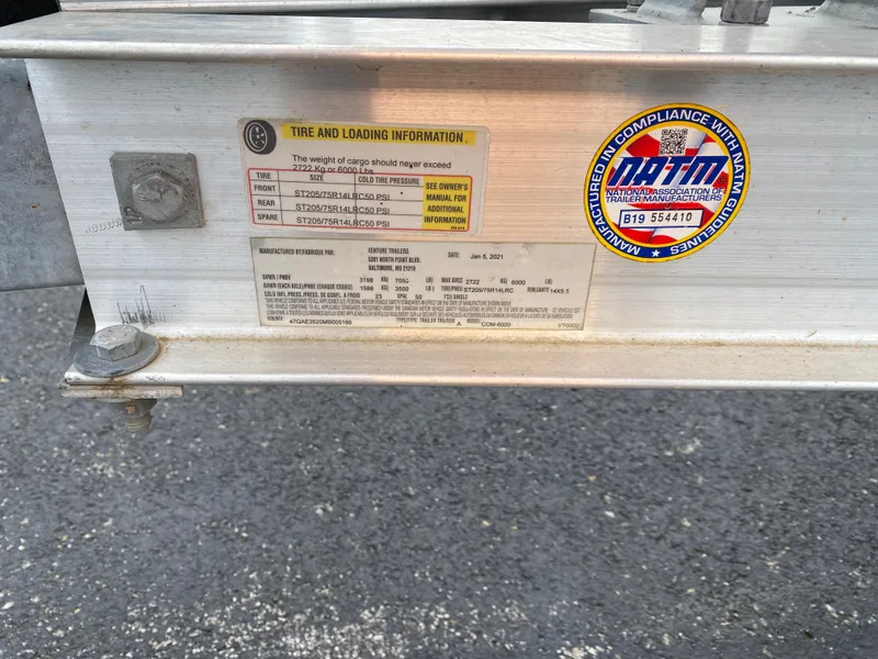 Slide: The Image of Bayliner 2352 Capri DX/LX 2000 - 51