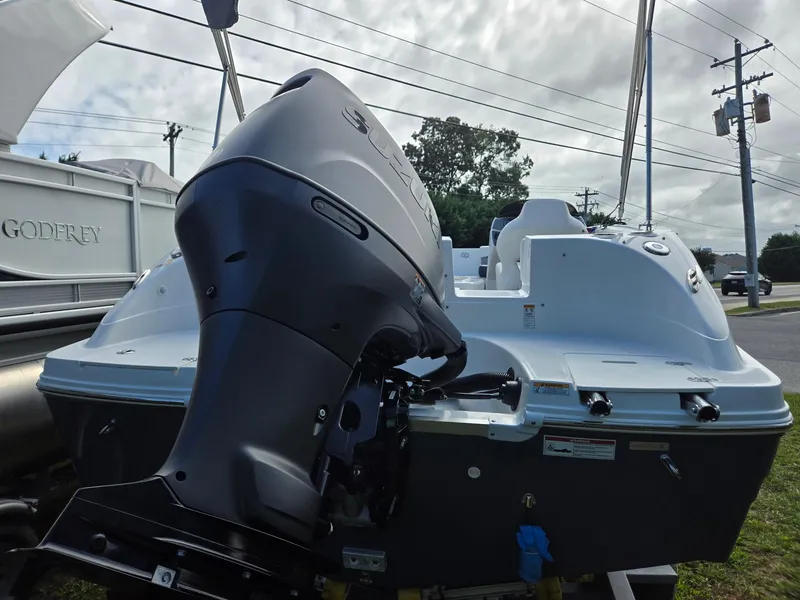 Slide: The Image of 2025 Hurricane SunDeck Sport 192 RL OB boat with powerful outboard motor. - 3