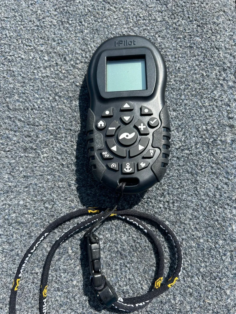 Slide: The Image of Remote control for i-Pilot system on 2005 Skeeter WX 1880 boat, with lanyard. - 40