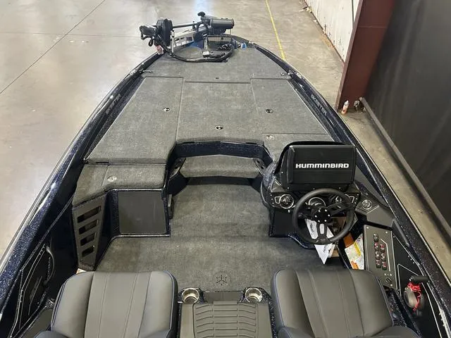 Slide: The Image of Skeeter ZXR 20 W/Yamaha 250HP "SHO" 2025 - 6