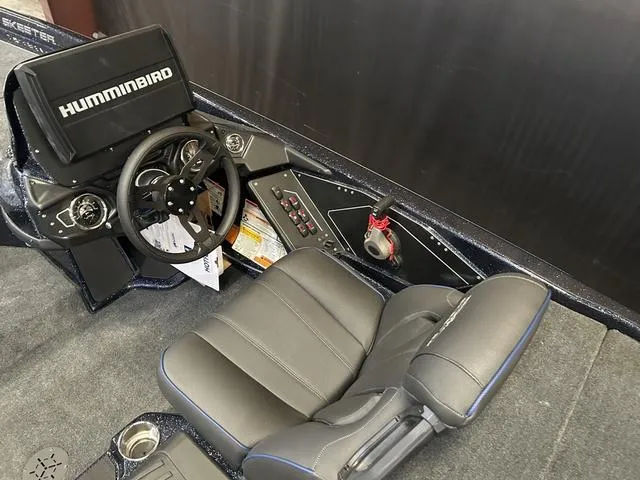 Slide: The Image of Skeeter ZXR 20 W/Yamaha 250HP "SHO" 2025 - 7