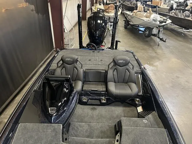 Slide: The Image of Skeeter ZXR 20 W/Yamaha 250HP "SHO" 2025 - 9