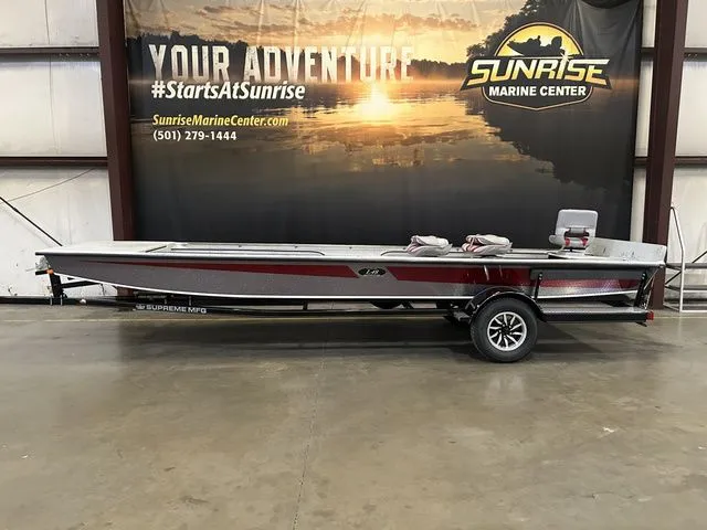 Slide: The Image of Supreme L48 w/Mercury 25 Jet 2024 - 10