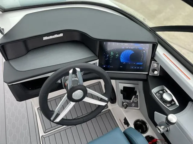 Slide: The Image of MasterCraft XT22 2025 - 12