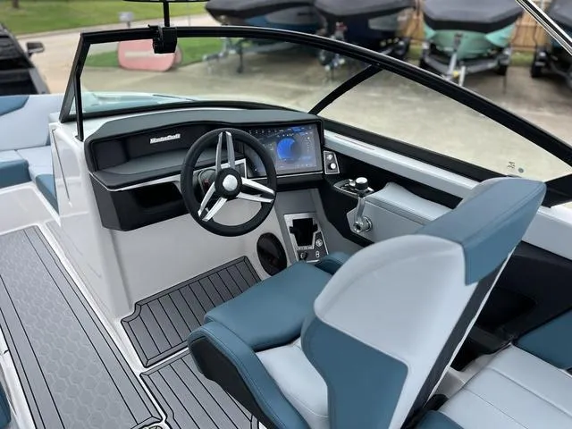 Slide: The Image of MasterCraft XT22 2025 - 2