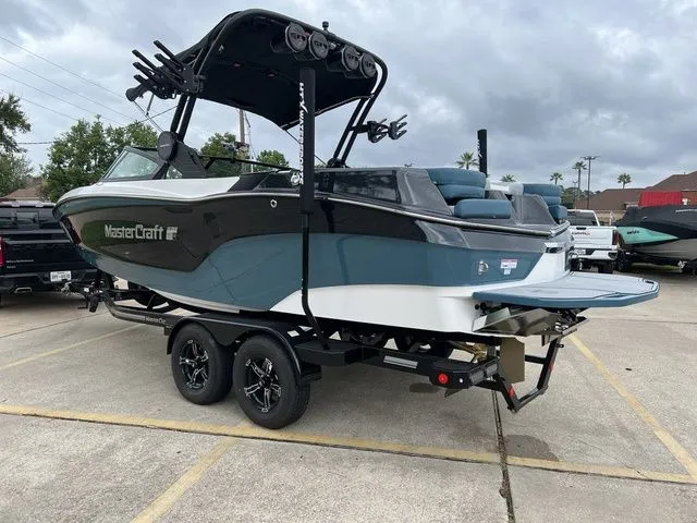 Slide: The Image of MasterCraft XT22 2025 - 6