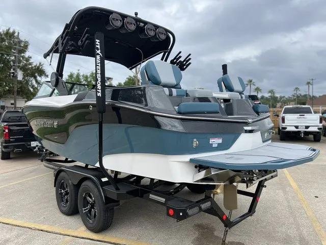 Slide: The Image of MasterCraft XT22 2025 - 7