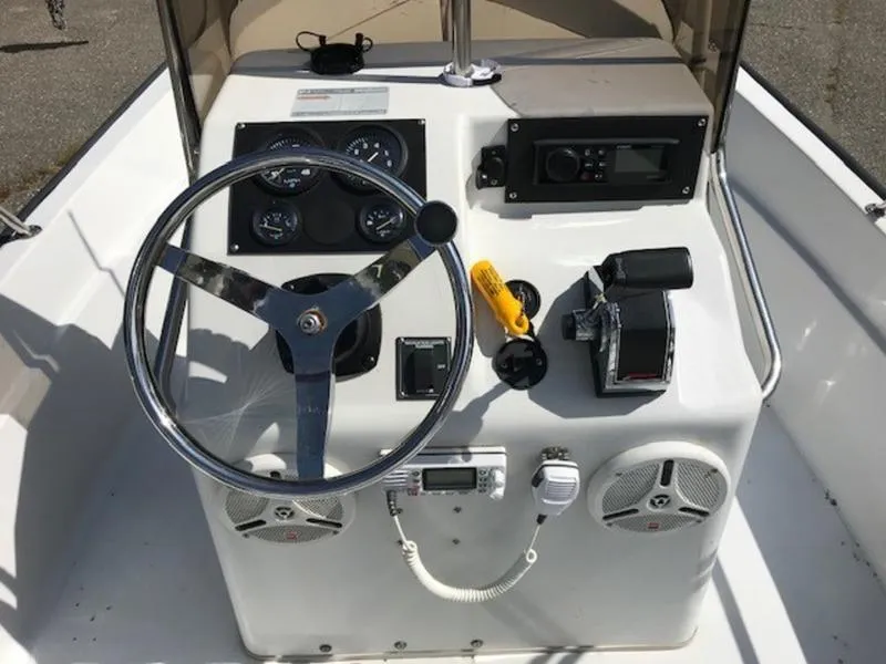 Slide: The Image of Boston Whaler 150 Dauntless 1995 - 13