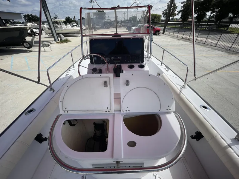 Slide: The Image of Boston Whaler 21 Outrage 1997 - 13