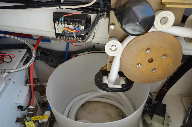 Slide: The Image of Tiara 3800 Open 2004 - 82