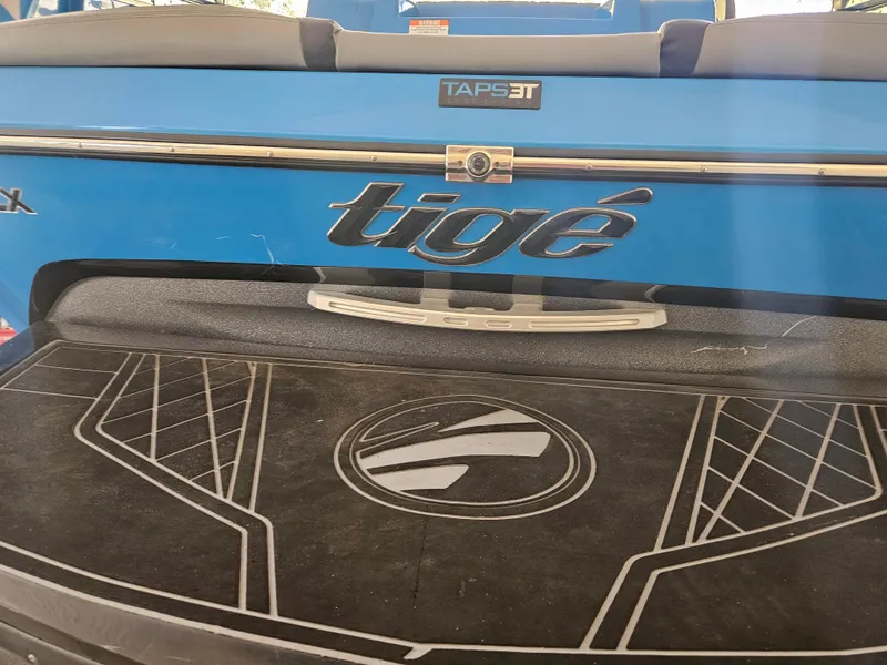 Slide: The Image of 2020 Tigé 25ZX boat rear view with TAPS 3T system. - 42