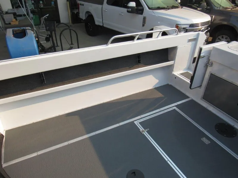 Slide: The Image of North River 23' Seahawk 2026 - 10