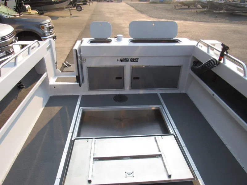 Slide: The Image of North River 23' Seahawk 2026 - 11