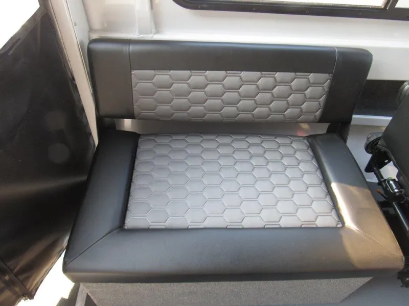 Slide: The Image of North River 23' Seahawk 2026 - 14