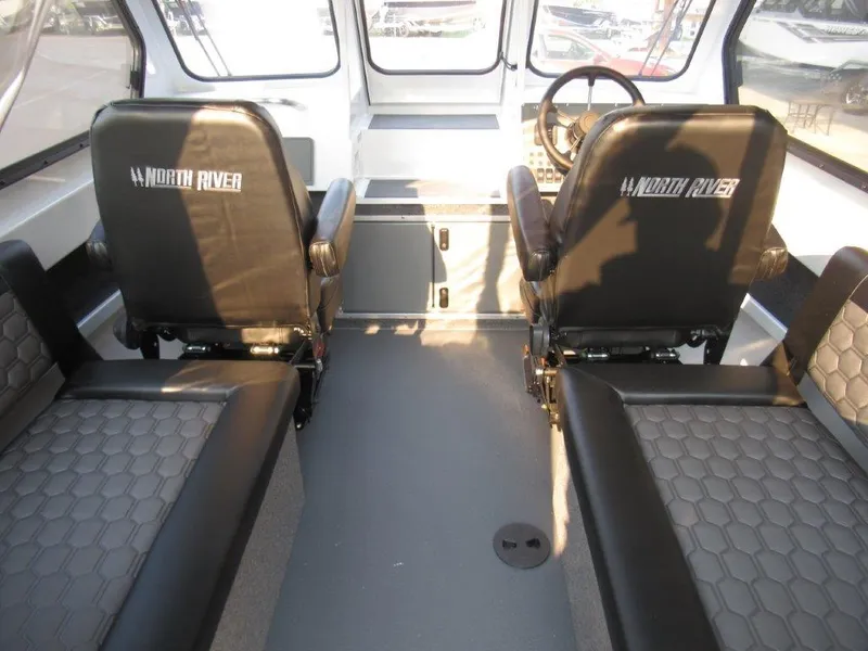 Slide: The Image of North River 23' Seahawk 2026 - 16