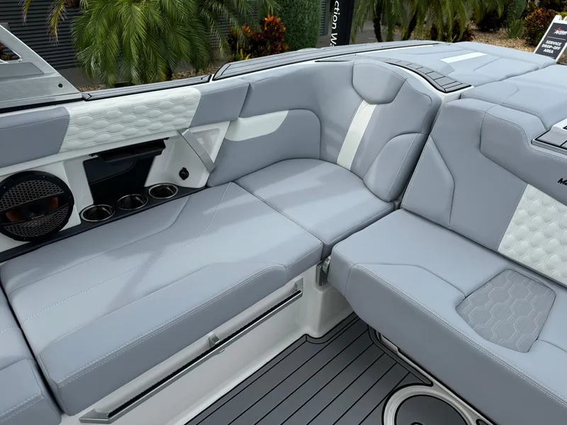 Slide: The Image of MasterCraft XT23 2025 - 14