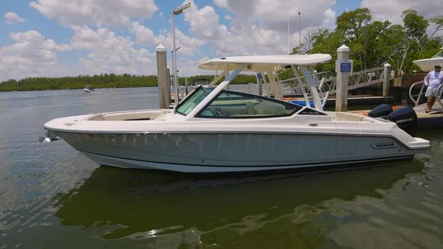 The Image of Boston Whaler 280 Vantage 2024 - 1