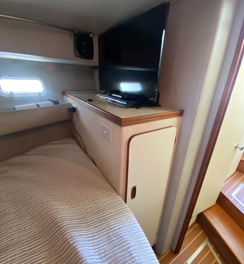 Slide: The Image of Chris-Craft 320 Amerosport Sedan 1988 - 59