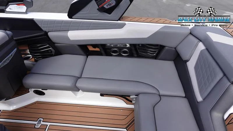 Slide: The Image of Nautique Super Air Nautique G23 - 16