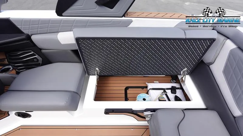 Slide: The Image of Nautique Super Air Nautique G23 - 24