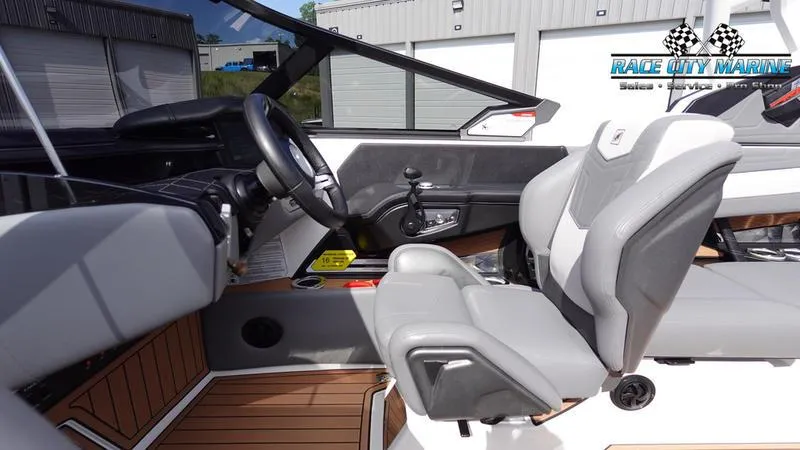 Slide: The Image of Nautique Super Air Nautique G23 - 31