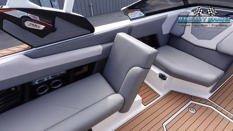 Slide: The Image of Nautique Super Air Nautique G23 - 32