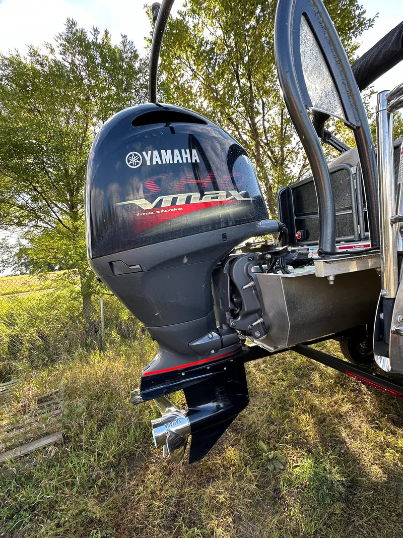 Slide: The Image of Yamaha VMAX outboard motor on 2022 Premier 230 SunSation RF boat. - 16