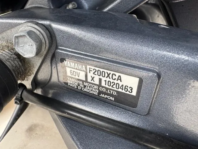 Slide: The Image of Yamaha F200XCA engine on 2023 Grady-White Fisherman 257 boat. - 11