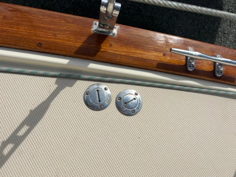 Slide: The Image of Island Packet 350 1997 - 16