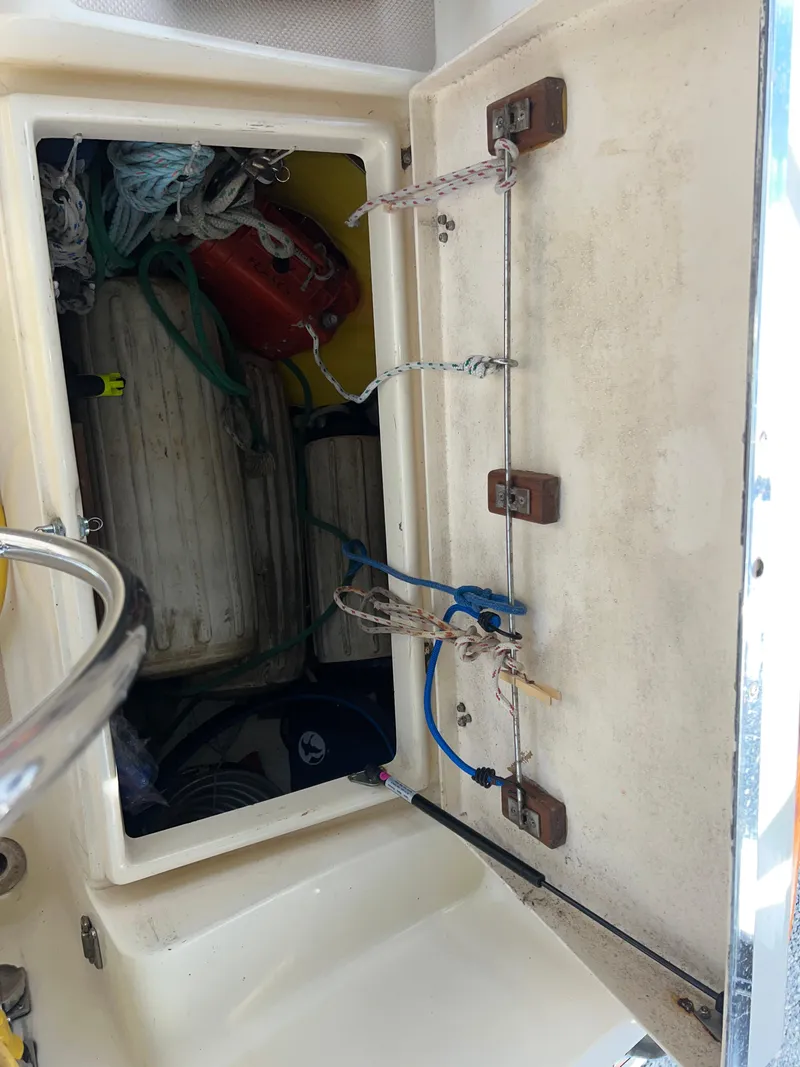 Slide: The Image of Island Packet 350 1997 - 34