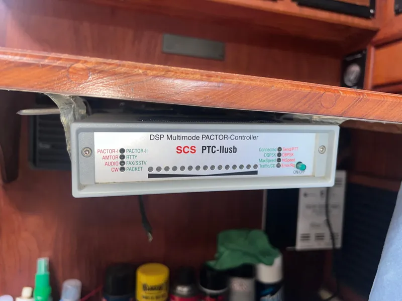 Slide: The Image of Island Packet 350 1997 - 90