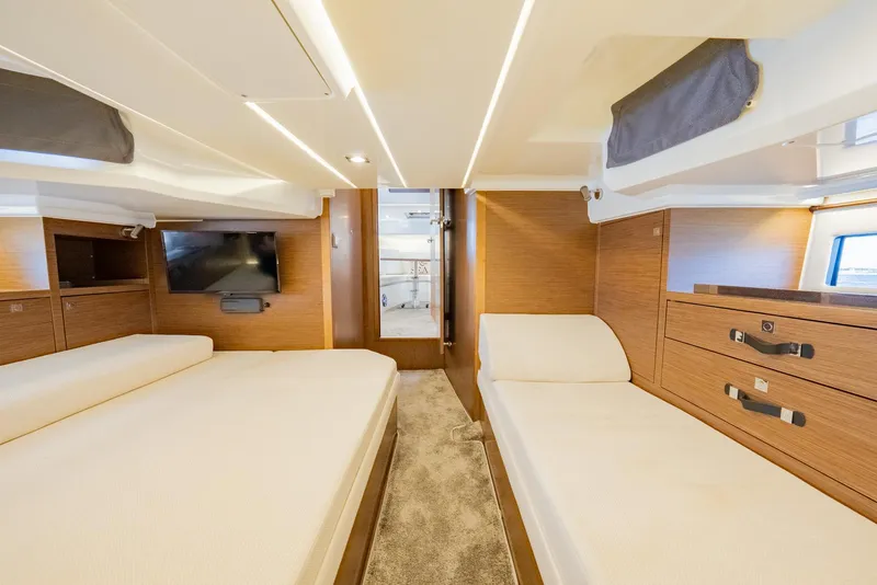 Slide: The Image of Master Stateroom - 6