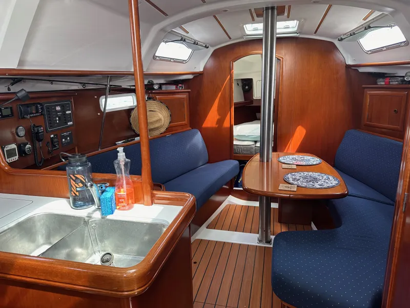 Slide: The Image of Beneteau 331 2004 - 1