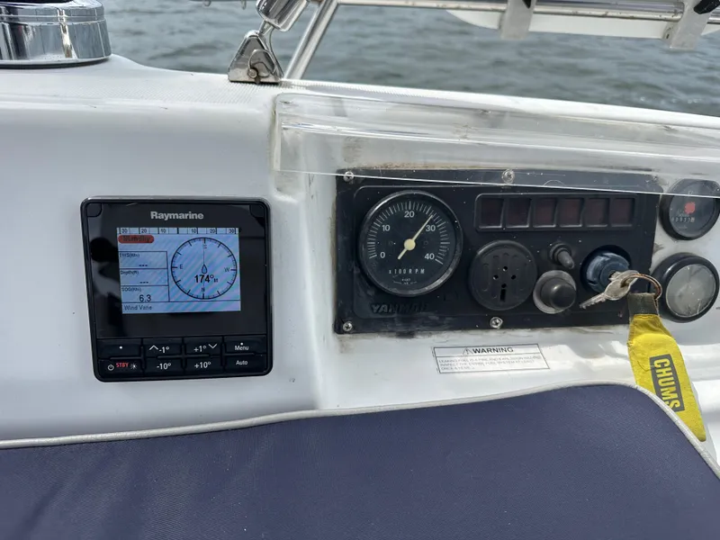 Slide: The Image of Beneteau 331 2004 - 11