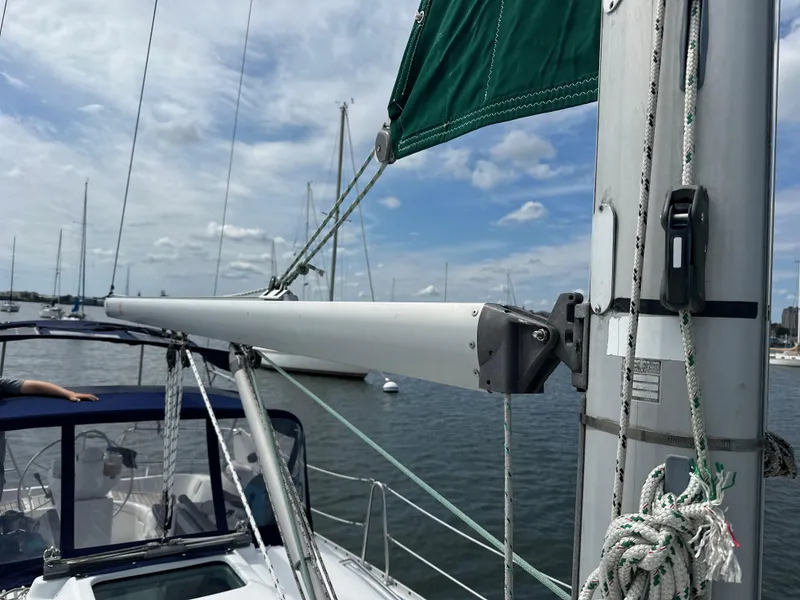 Slide: The Image of Beneteau 331 2004 - 12