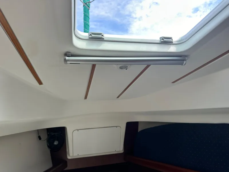 Slide: The Image of Beneteau 331 2004 - 24