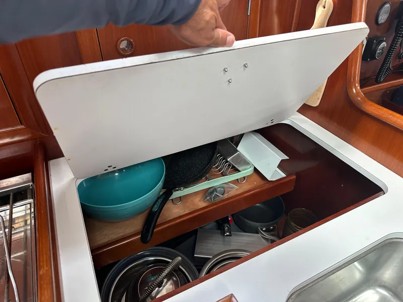 Slide: The Image of Beneteau 331 2004 - 28