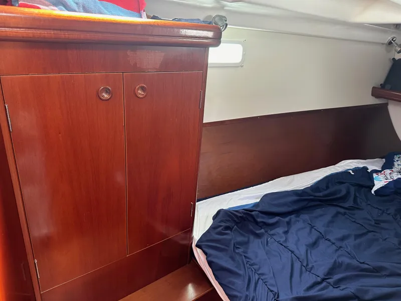 Slide: The Image of Beneteau 331 2004 - 30