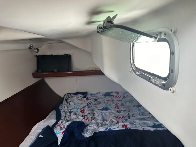 Slide: The Image of Beneteau 331 2004 - 31