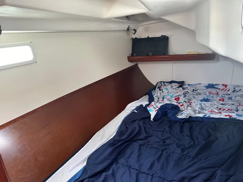 Slide: The Image of Beneteau 331 2004 - 32