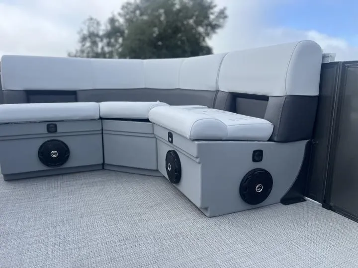 Slide: The Image of Bentley Pontoons LE 180 3PT 2024 - 13