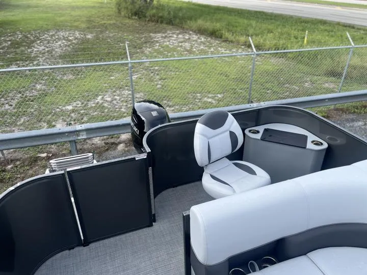 Slide: The Image of Bentley Pontoons LE 180 3PT 2024 - 14