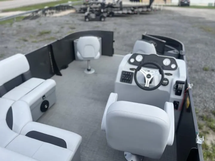 Slide: The Image of Bentley Pontoons LE 180 3PT 2024 - 16