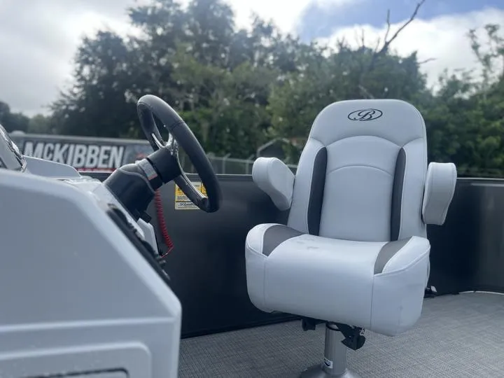 Slide: The Image of Bentley Pontoons LE 180 3PT 2024 - 23